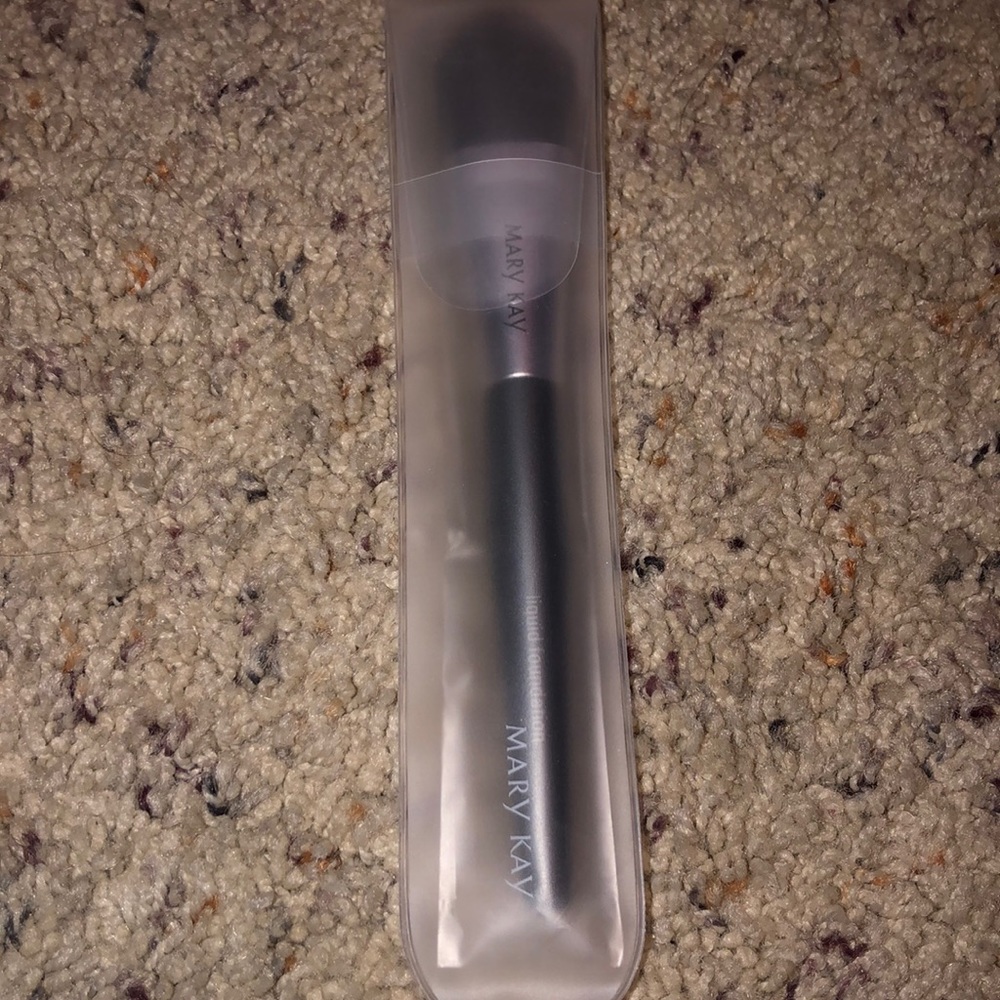 Mary Kay liquid foundation brush